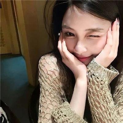 持摄像机的人